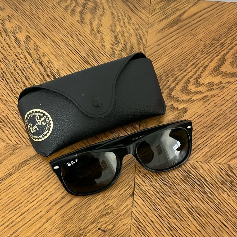 Men’s Polarized Black Ray-Ban Sunglasses